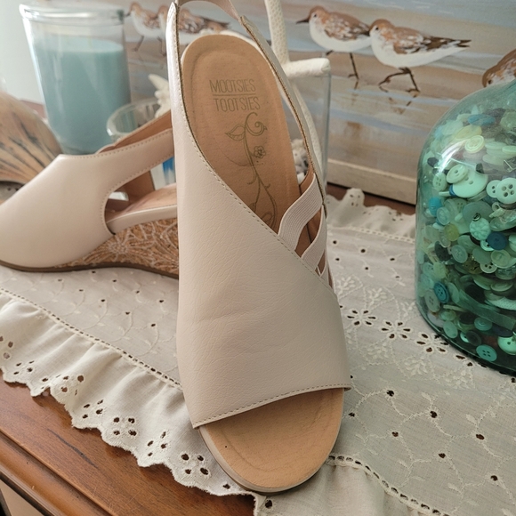 Mootsie Tootsie wedges sz 11 - Picture 3 of 8